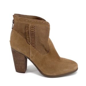 Vince Camuto Fretiza Suede Block Heel Booties ANKLE BOOTS BROWN. 7M.